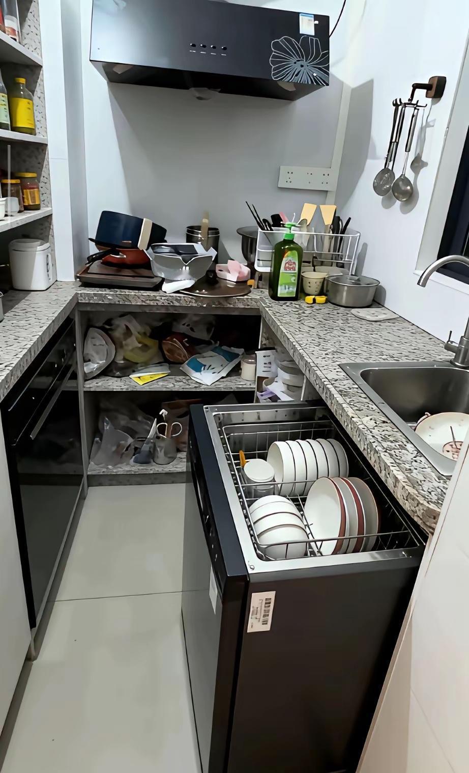 让丈夫生气把家给砸了不是因为嫌弃1500的洗碗机太贵也不是嫌弃妻子没有和他商