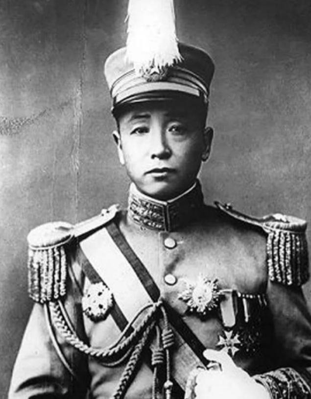 1908年，张作霖四姨太，因为一道菜跟厨师吵了几句，谁知对方竟以下犯上，把滚烫的