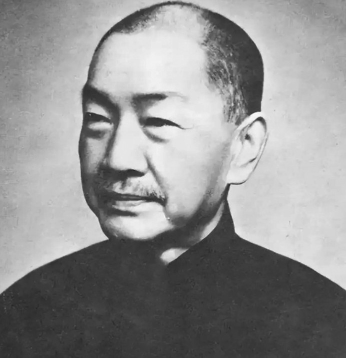毛主席在重庆谈判期间，做过的最轰动的一件事，其实还不是发表《沁园春·雪》，而是去