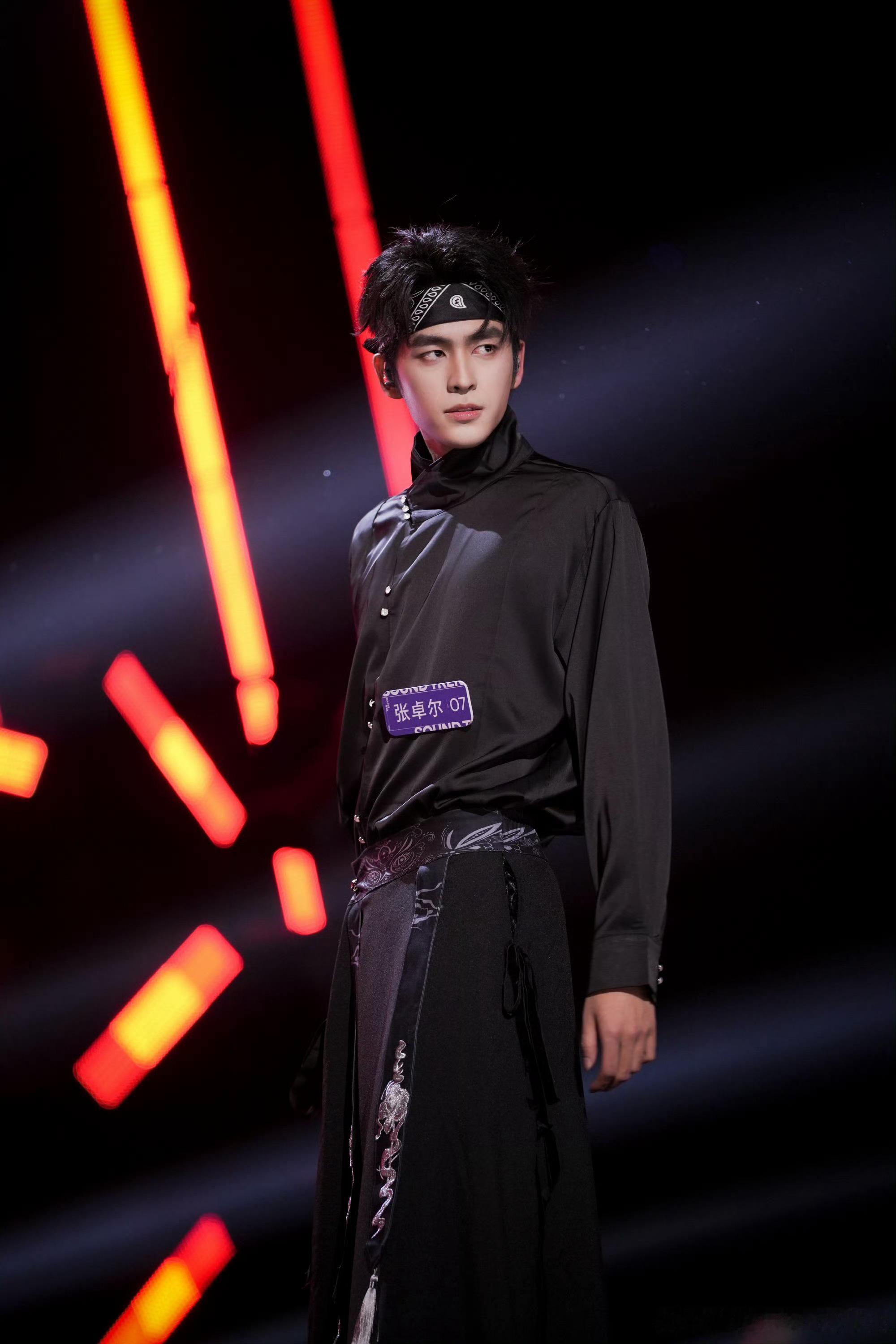 声鸣远扬唯一金v选手张卓尔太争气了，就这样成为《声鸣远扬》唯一金v选手，期待明天