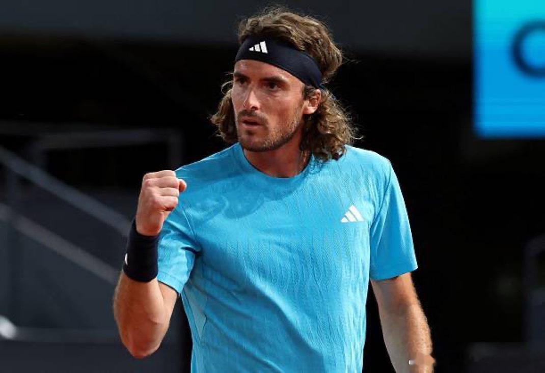 卫冕冠军鲁德救赛点、三抢7险胜西西帕斯进入马德里8强鲁德6:7（4），7:6（2