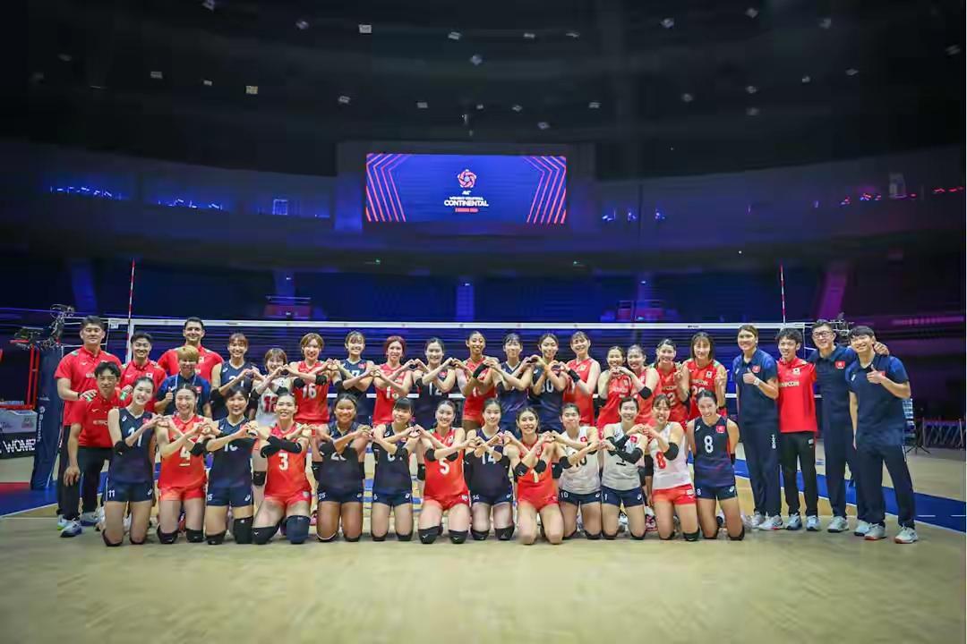 奏国歌时闭口沉默、输球后亲密合影，香港女排需要反思2026女排