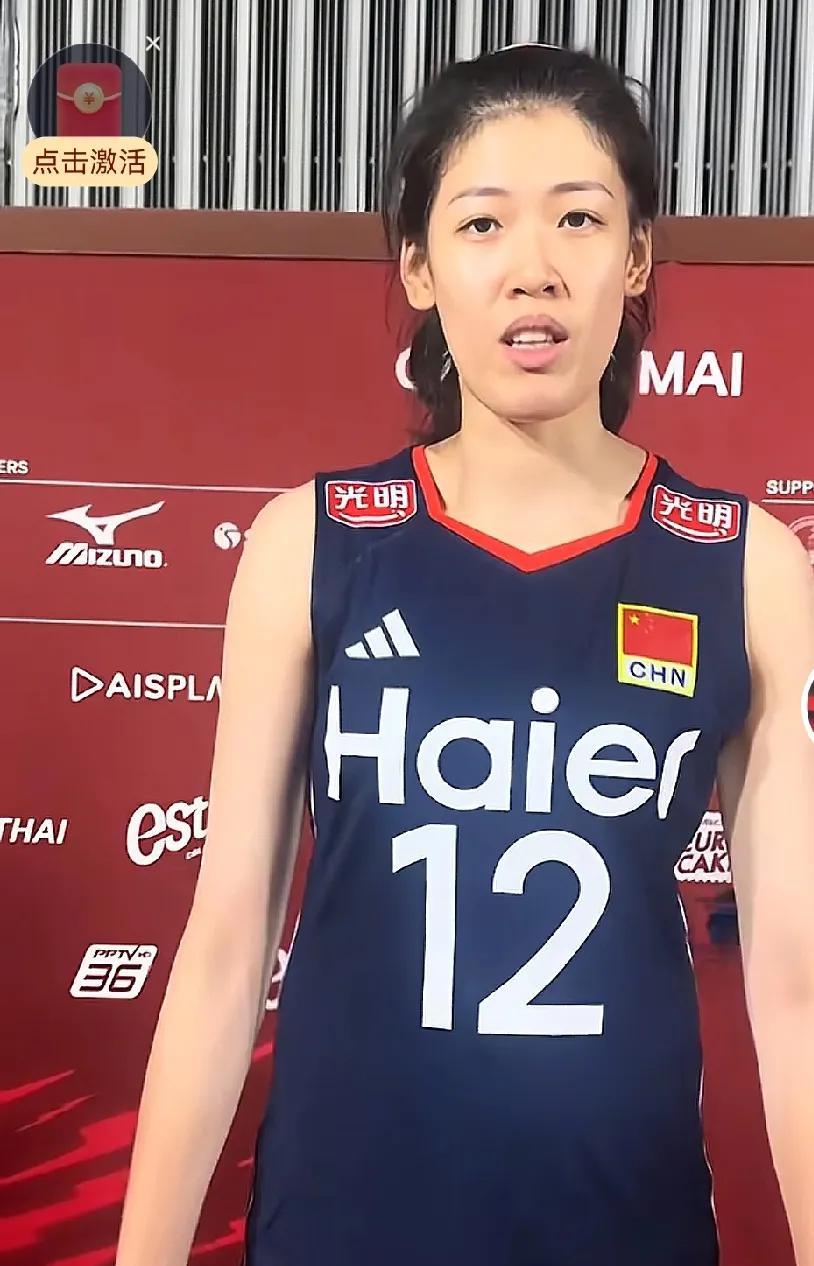 李盈莹承认发力受影响，连续两场球拿1分，女排主教练压力都很大就算赵勇有意控制球