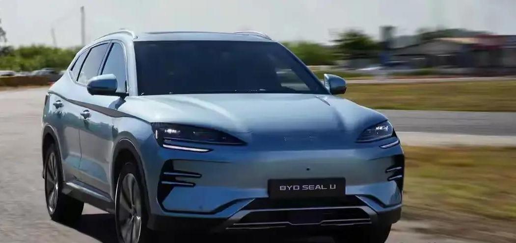 2021年，比亚迪全球销量73万，丰田全球销量1038万！2022年，比亚迪直