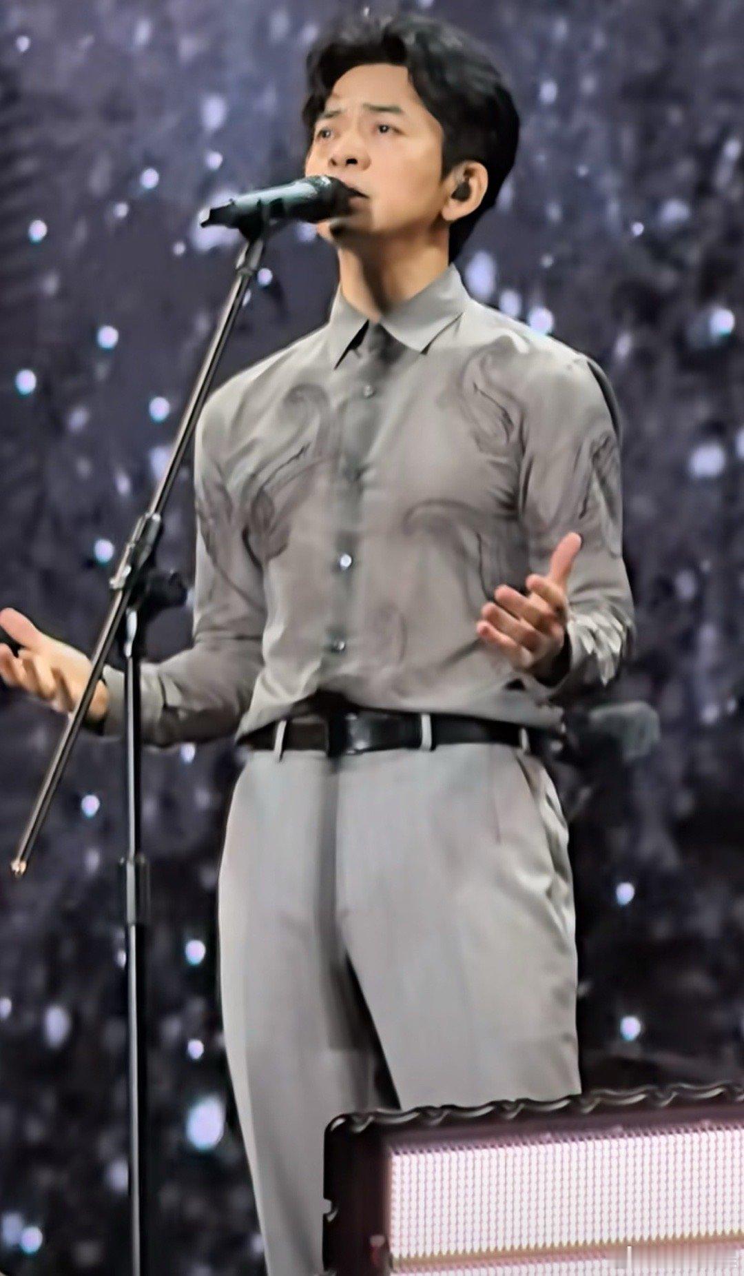 李健这个身材我真的次哈次哈