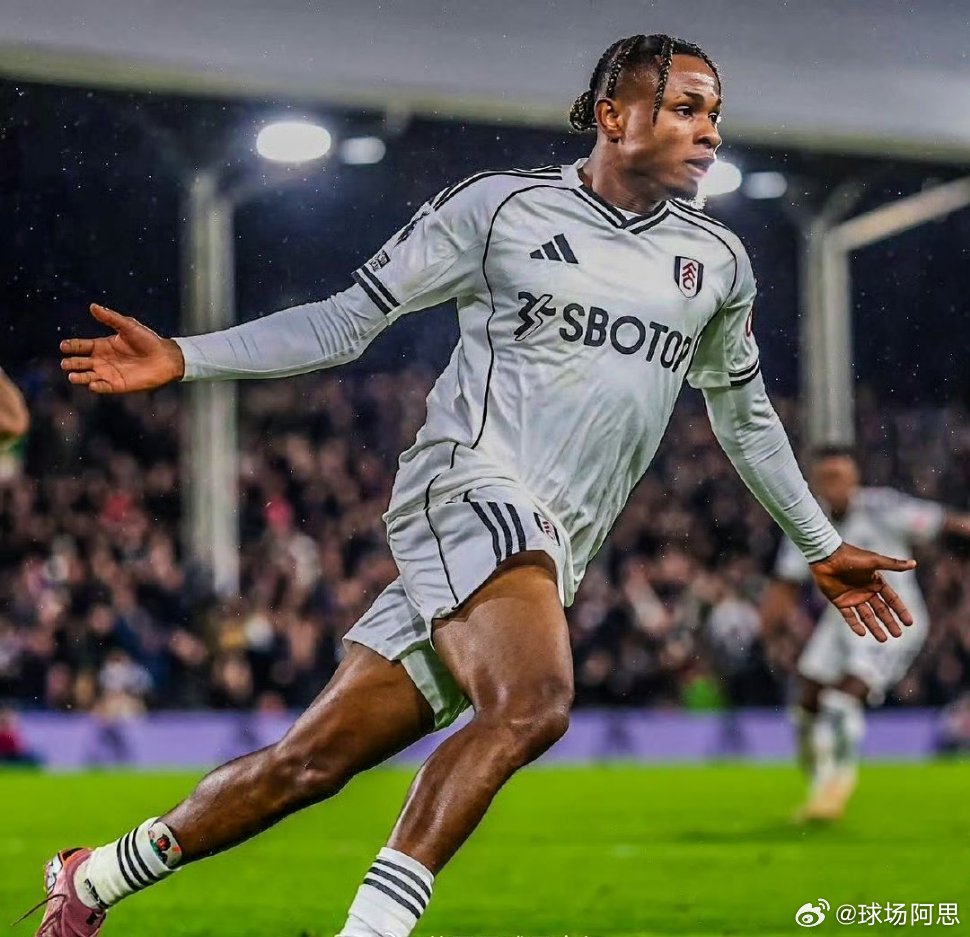 【瓜帅看好的边锋】意媒消息：富勒姆从AC米兰租借的26岁尼日利亚边锋丘库埃泽，本