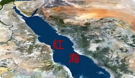 不装了！胡塞武装乘坐快艇，干翻了从珠海出发的3.5万吨货轮。以色列反轰炸后，发现