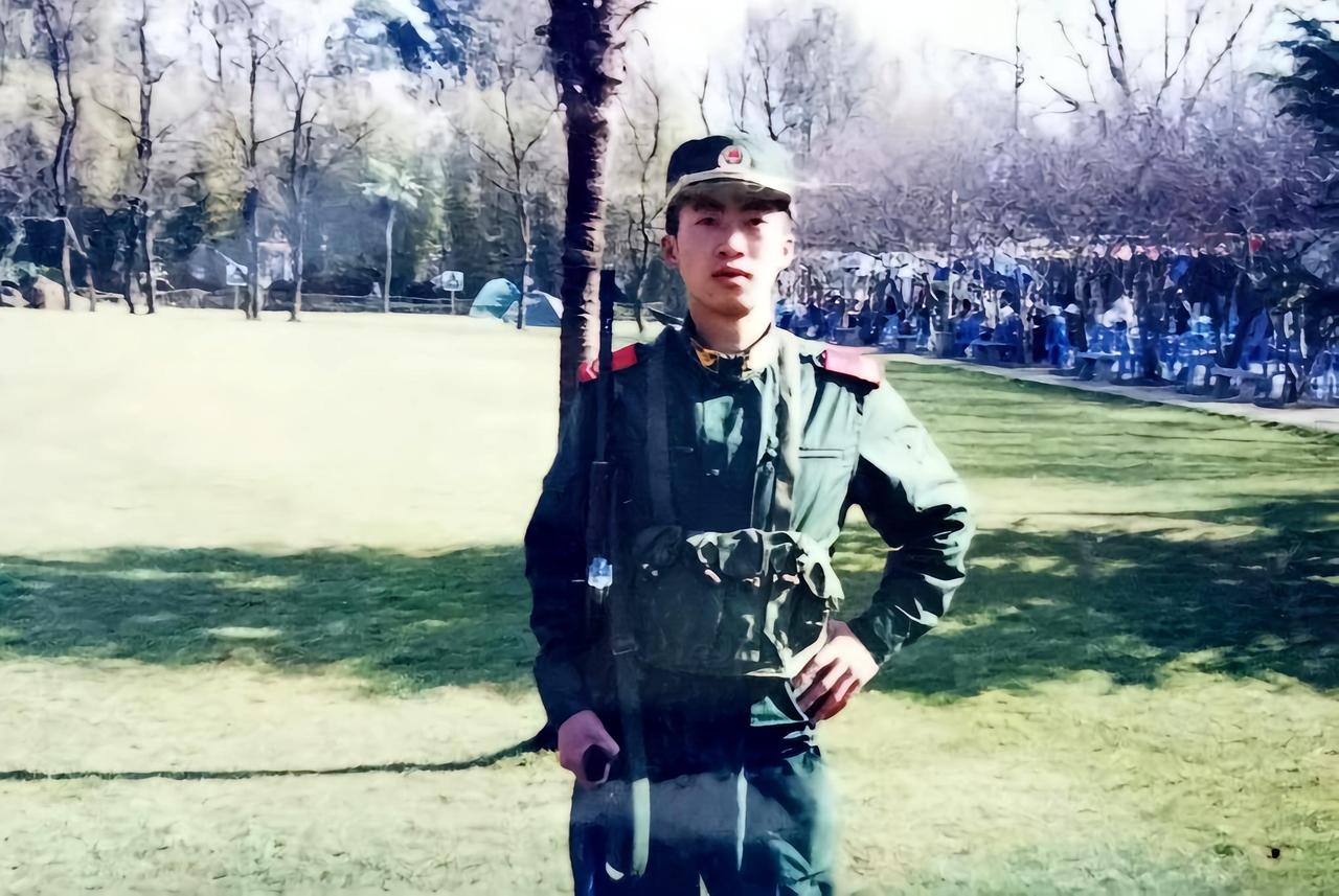 甘祖荣（1982年1月1日-2007年3月25日），男，汉族，某公安边防总队公安