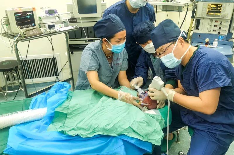 老人觉得头晕到了医院被做手术后含恨离开人世！李女士父亲因头晕去西安交通大学第一附