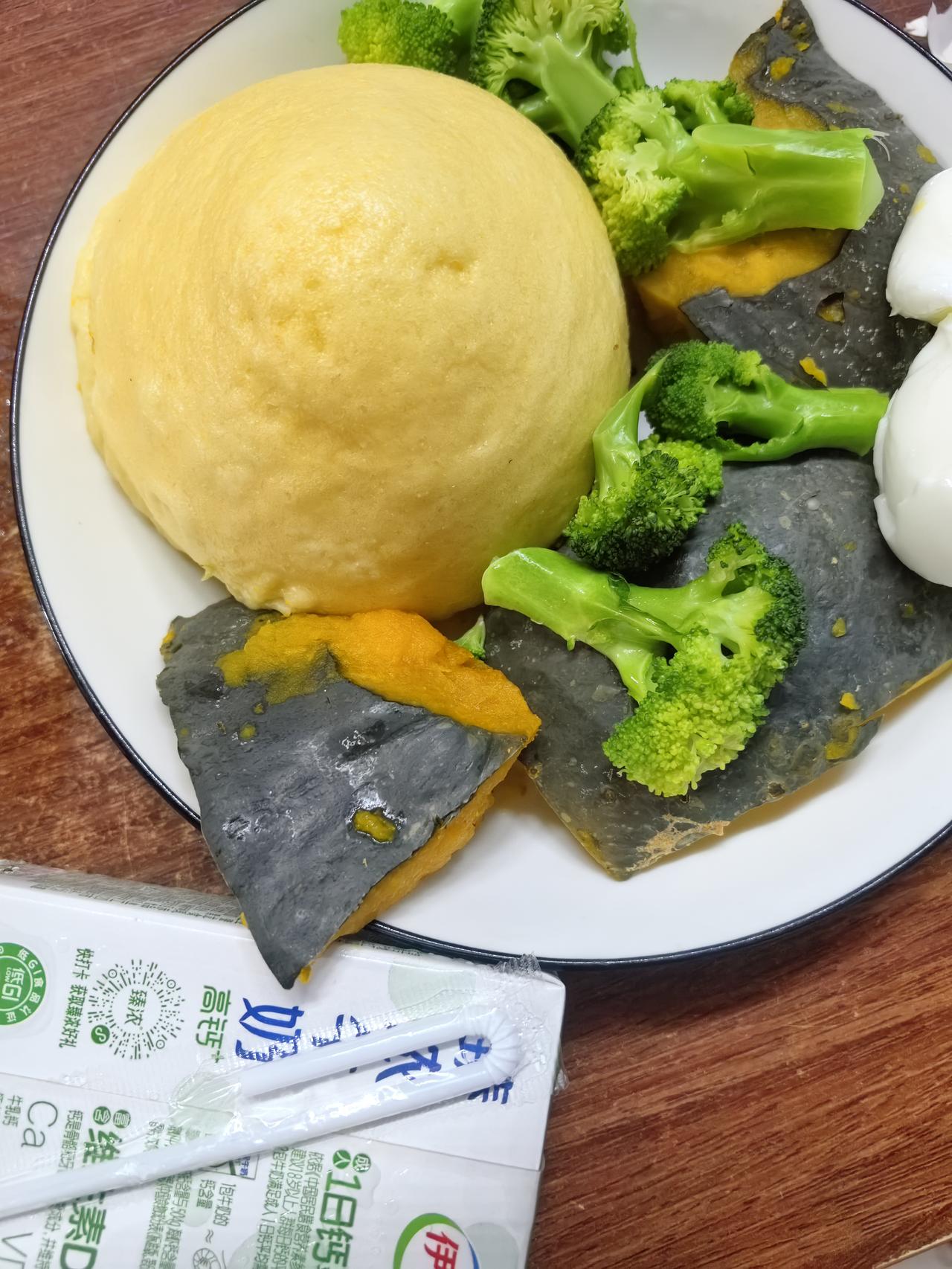 我妈走了，尘世里就没有了我们姐妹的家。妹妹家装修，租房子住。双胞胎外甥大学放假