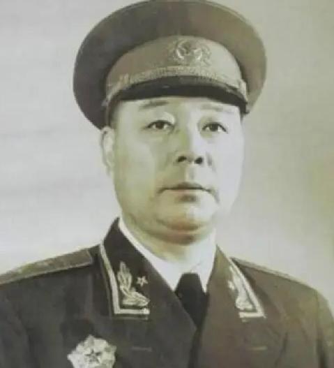 1939年，战友们给24岁的八路军副旅长介绍了一个女排长，谁知，当副旅长去找女排