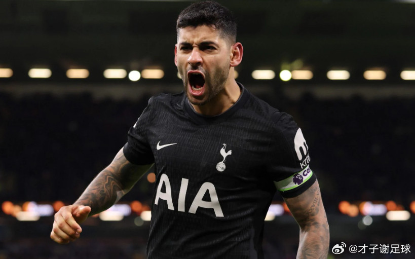 据英国媒体《电讯报》报道，热刺希望在未来三个转会窗口内改造球队，并愿意出售包括队