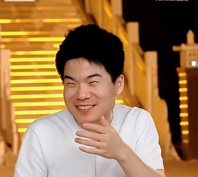 宇辉前几天上播时爆笑讲述陕西人买菜夹馍外地人可能就听一乐呵，可陕西人夹馍就是