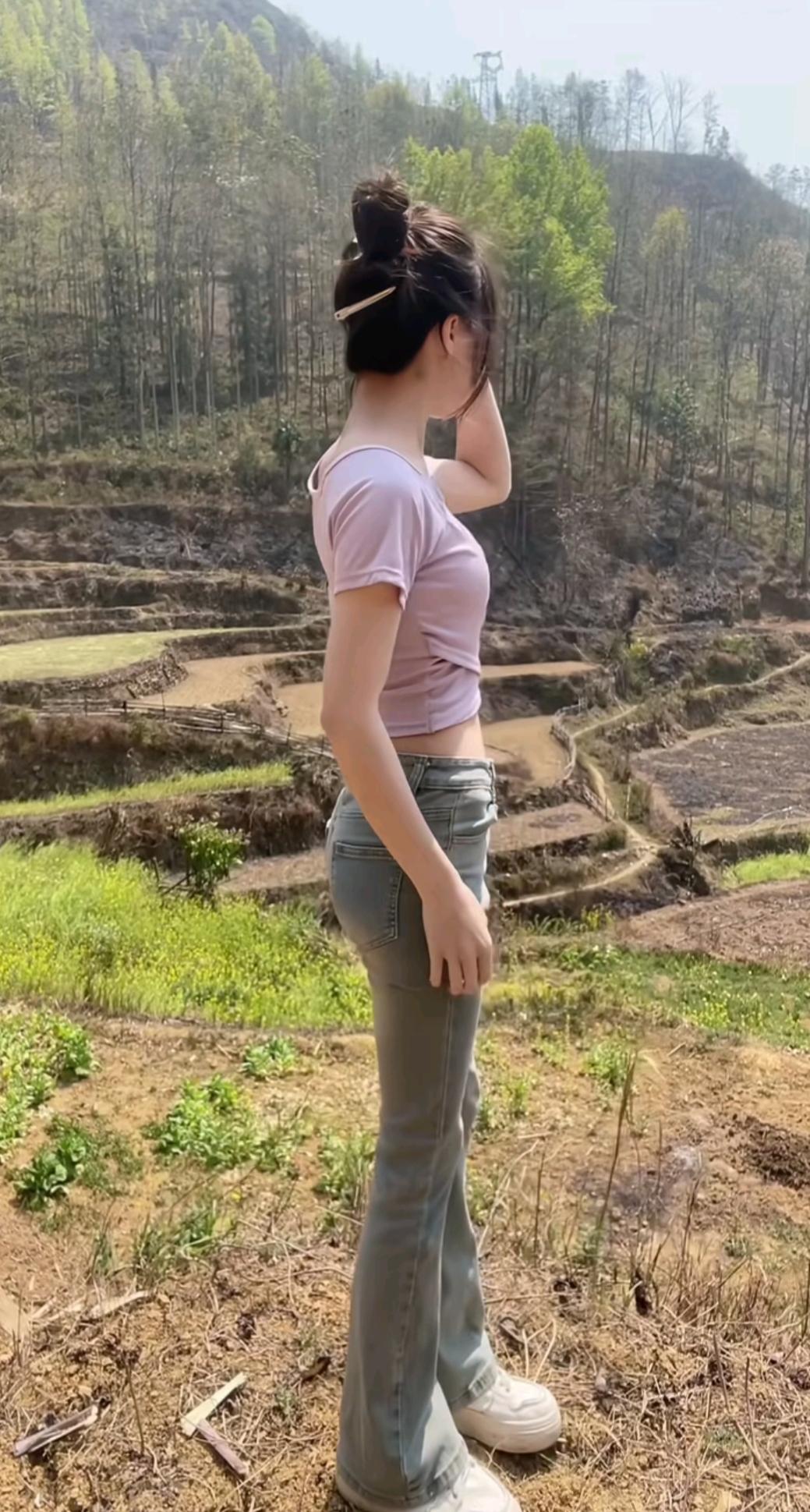 分享一张最近随手拍的照片。一片丰收的景象。