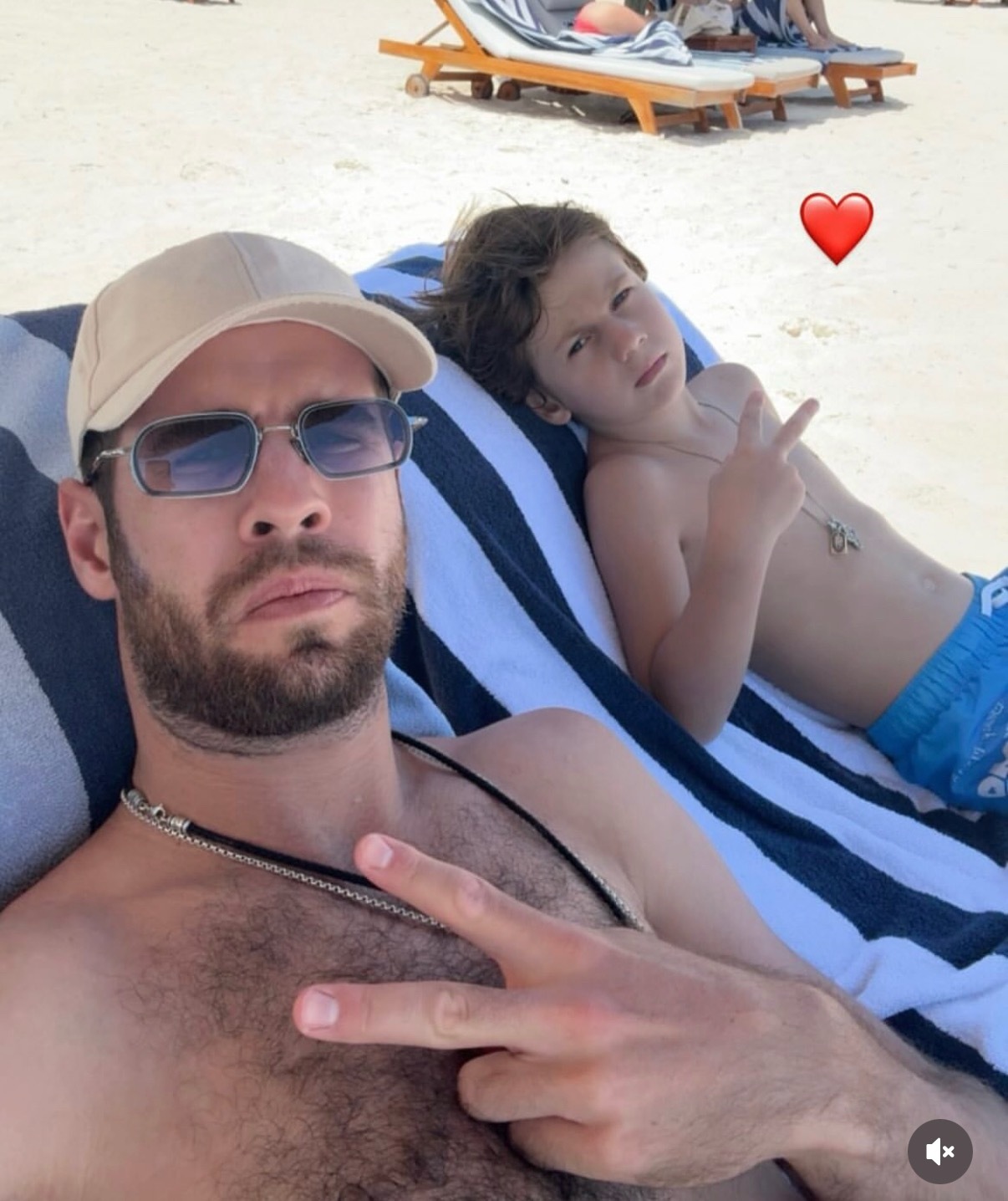 俄罗斯三驾马车之一的卡恰诺夫两个儿子，梅德维德夫两个女儿，卢布列夫目前还没动静