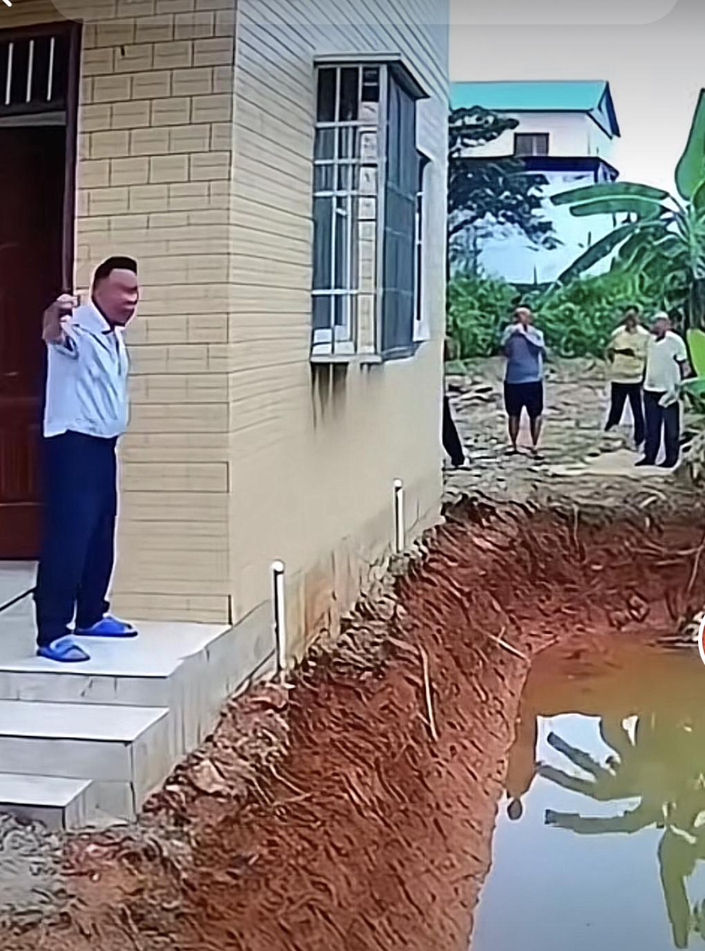 “远亲不如近邻！”广西玉林这名邻居现在连后悔的机会都没有了！这下，看你还折腾不？