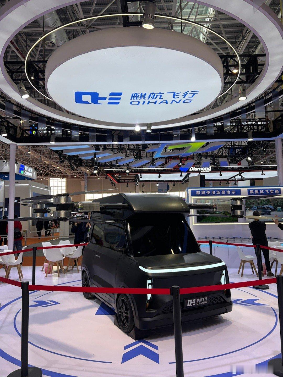 这…还真敢，反正我不敢真像给汽车车弄个背包大v聊车