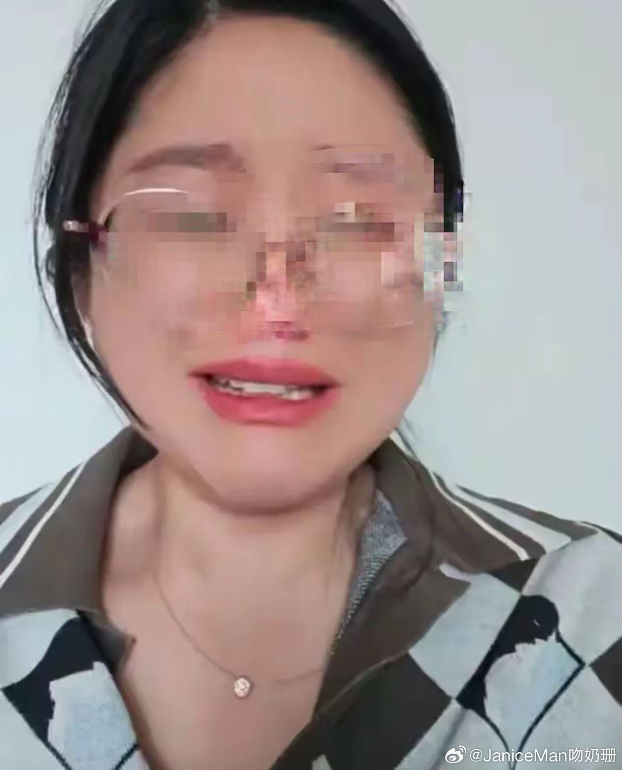 一对老两口拿出90万帮儿子小家买房，结果在新房睡了一晚，被儿媳拍视频控诉到崩溃，