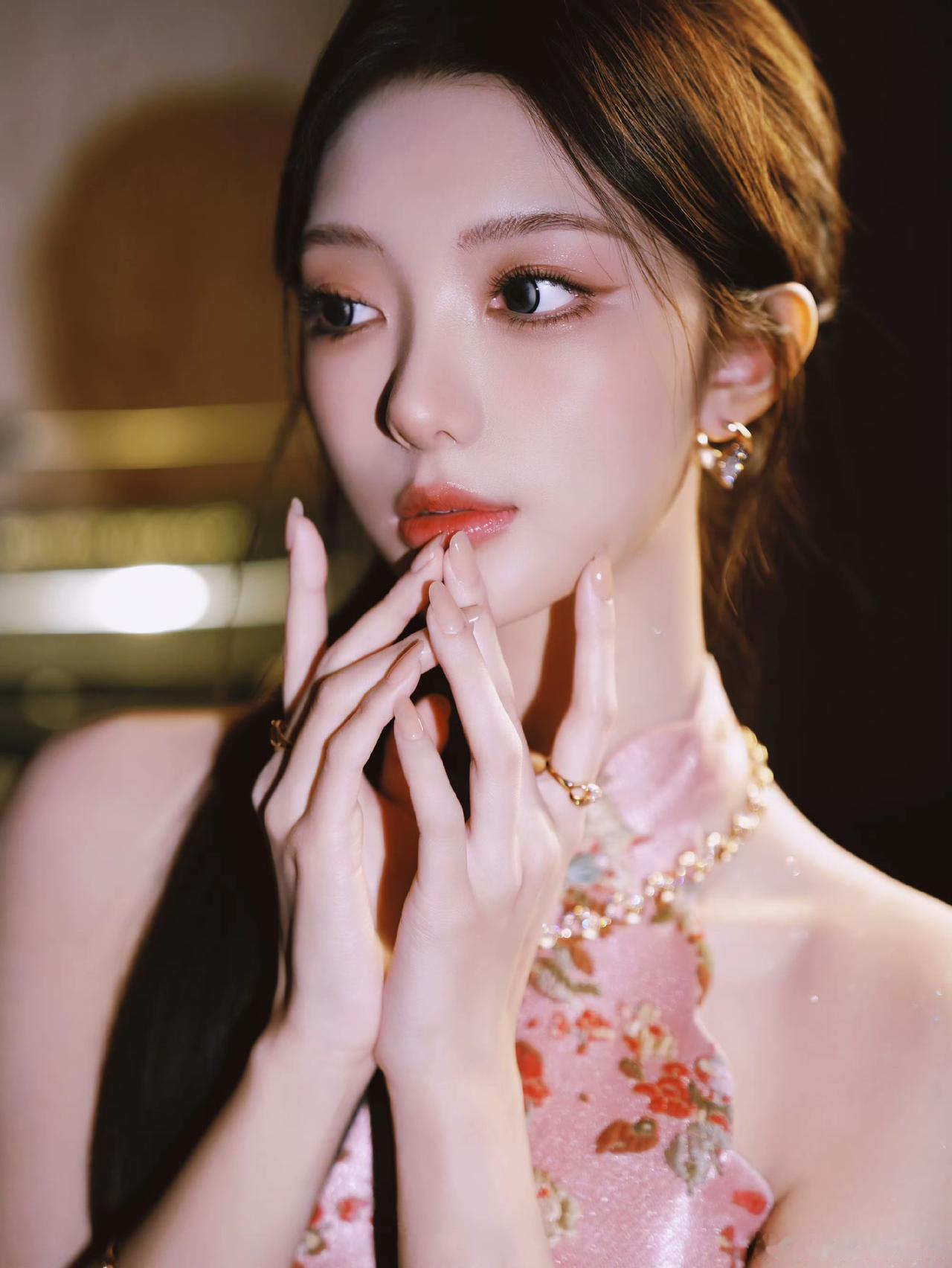 冬日生活打卡季美女旗袍穿搭写真