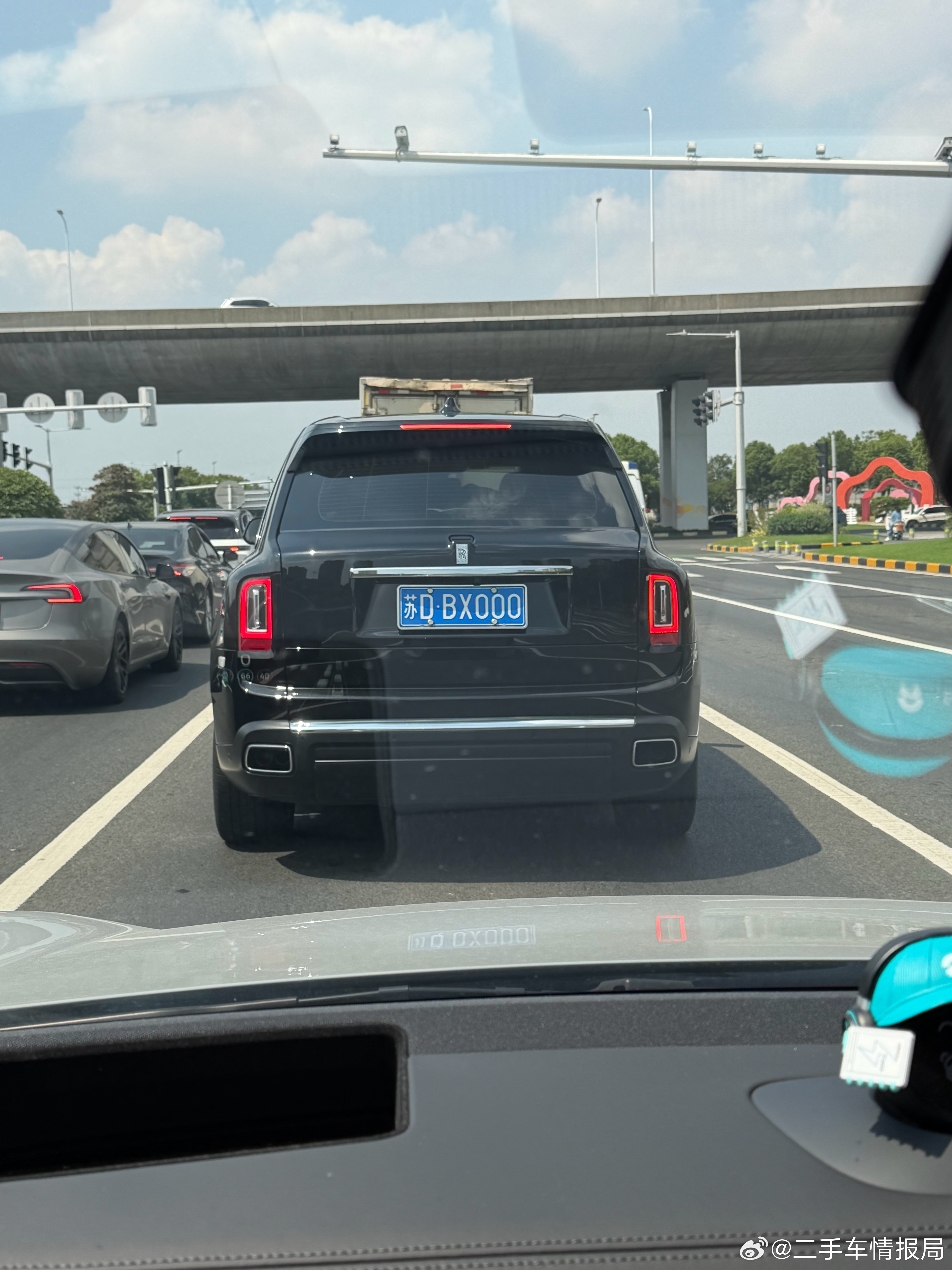 有那么一瞬间特别怀疑辅助驾驶…​​​
