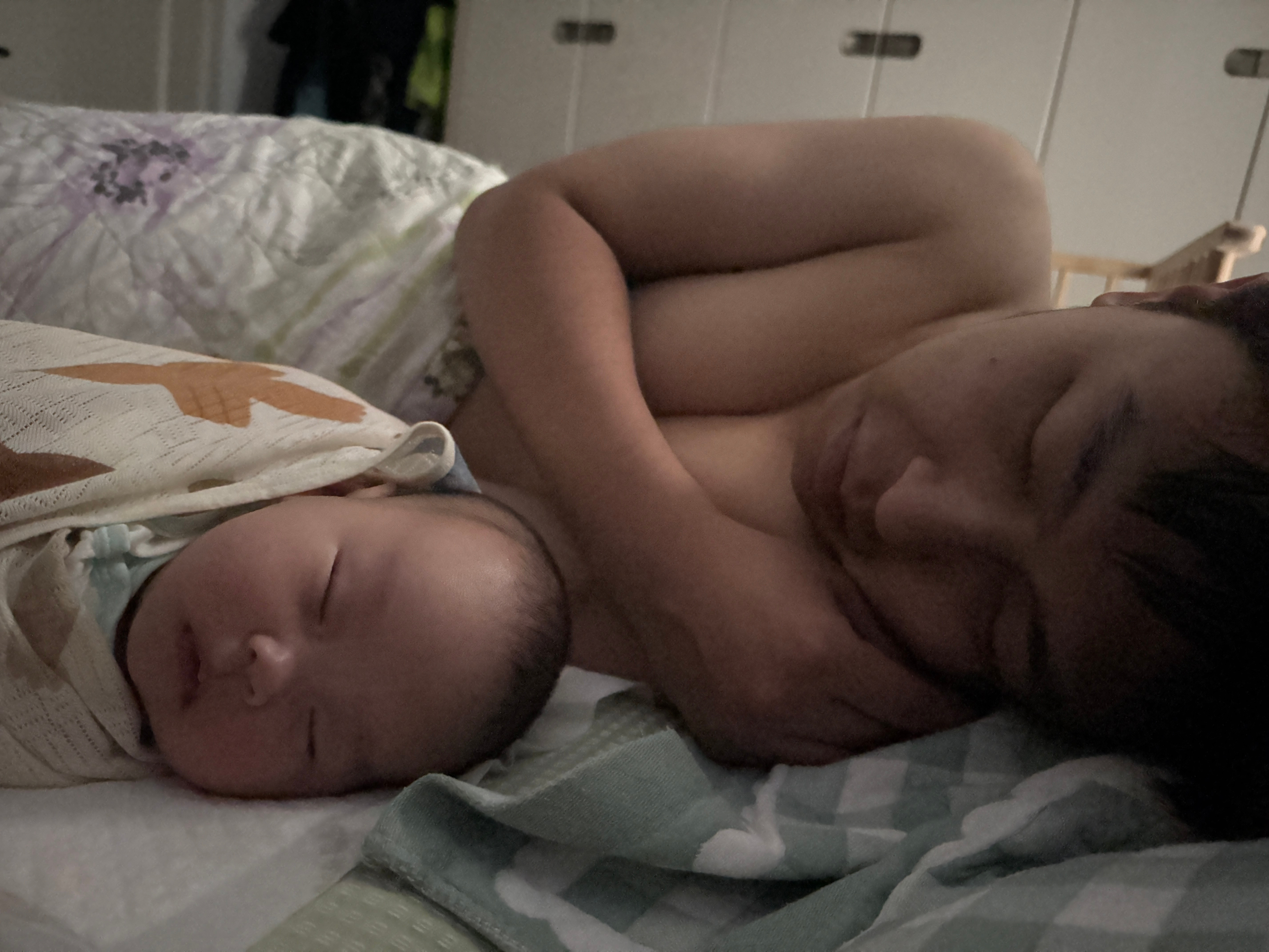 如果我老公能母乳亲喂那我就更省事儿了​​​