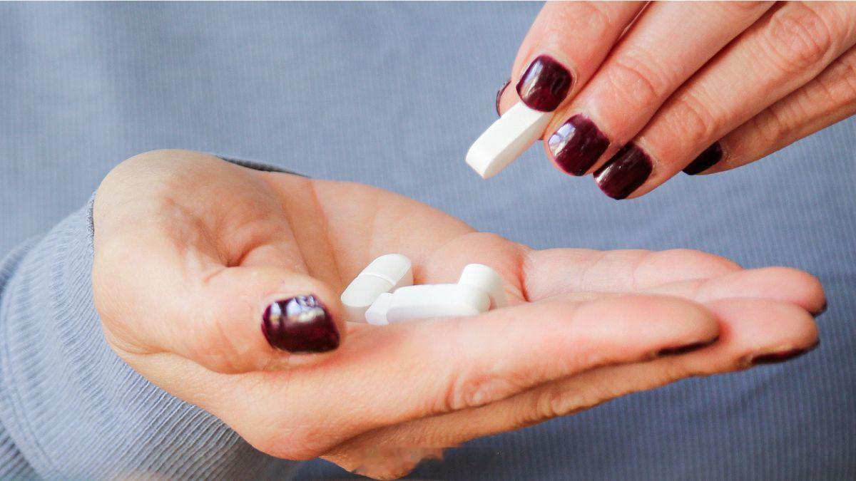 维生素B1能够调节大便频率一项最新科研发现显示，一种维生素可能会影响你的排便频