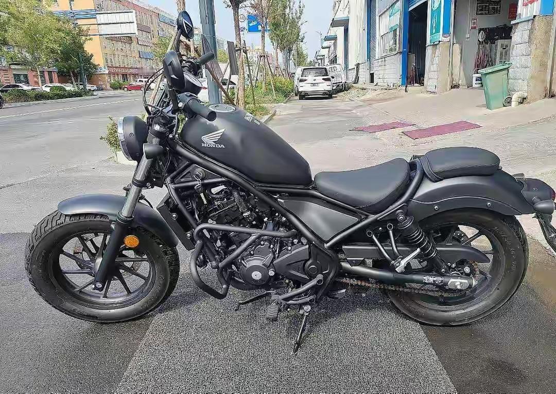 1.8万，连个好点的电动车都买不到，现在能提一台本田巡航车了。但奇怪的是——没人