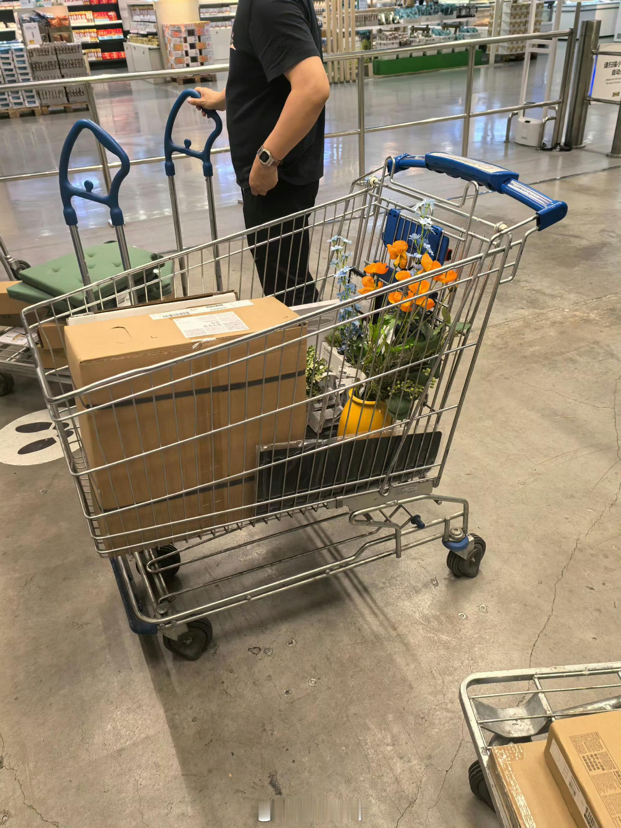 前亚洲最大宜家门店闭店清仓上海宜家也不干了啊，北京的宜家还在坚守，宜家关店干啥