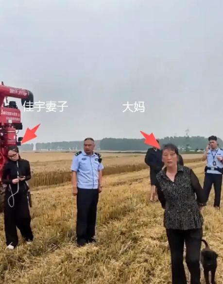 河南“05后”农机夫妻赴湖北抢收，遭农户“割四赔五”式索赔，收割费一分未得反赔5