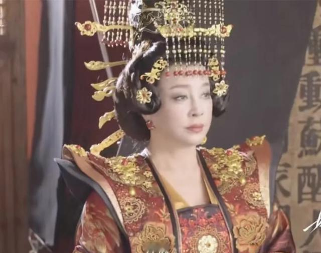 公元700年，一个老头在洛阳病逝。武则天听到消息，扶着椅背，沉默良久，说出了一句