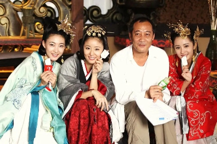 当年，拍摄《美人心计》之前，有个女演员偷摸的给导演打了电话：“导演，我拍戏得带着
