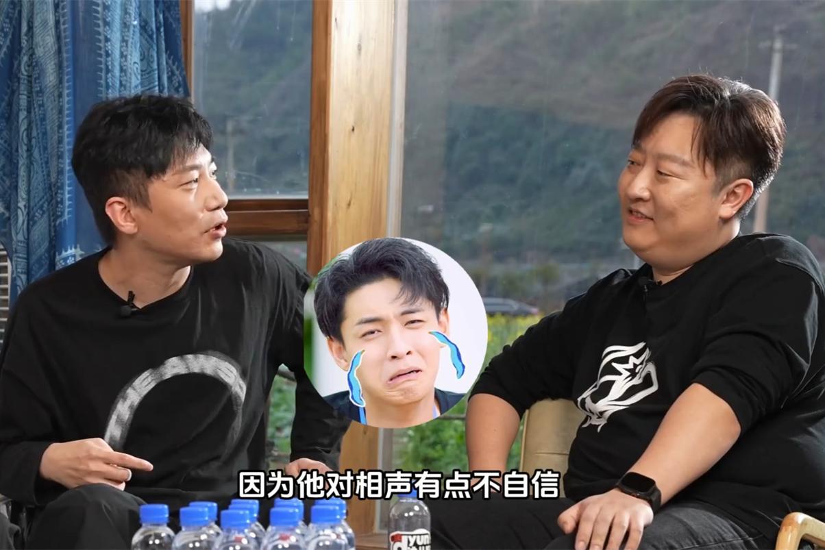 何九华聊搭档秦霄贤，老秦在相声上还是不自信！最新一期的“DYun这儿聊聊”中，烧