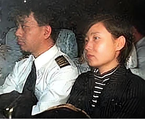 1998年，机长袁斌因分房制度没有倾向自己，竟携妻驾驶载有近百名乘客的飞机，叛逃