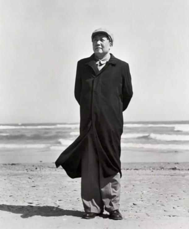 1948年夏天，中国共产党在解放战争中已经积蓄了足够的力量准备发动反攻，国民党已