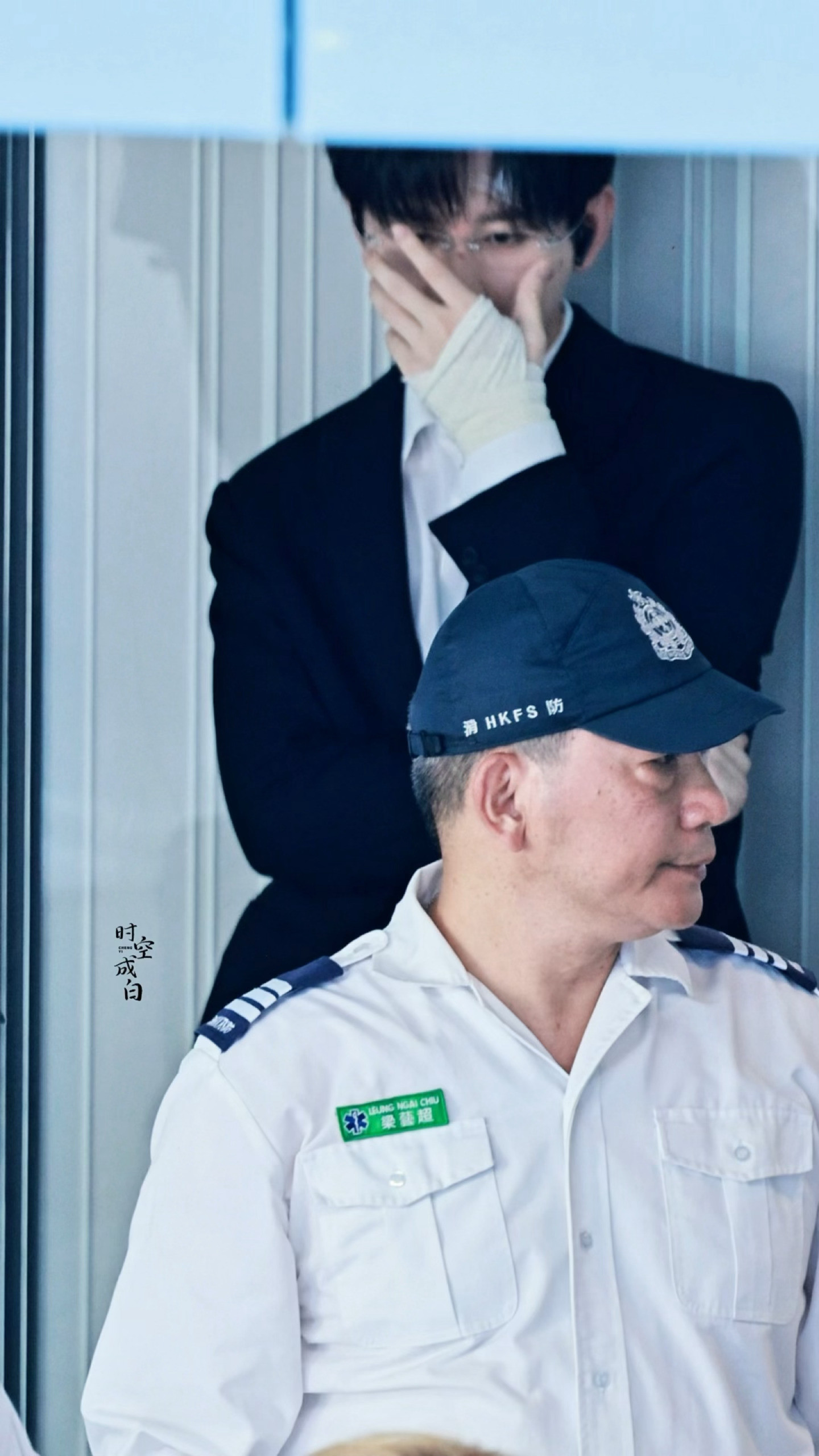中二魂爆发了是这样的回味着今天发的物料就开始cos起来​​​