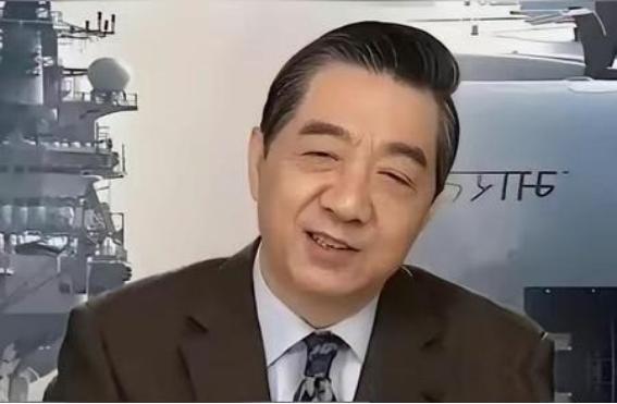 谢谢你张召忠！你真是伟大的预言家！2015年你就说过：“美国啥也不干，让东方大
