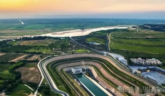 中国又搞了个逆天工程！直接向老天“借”水！这个工程叫“天河工程”，预算将达2