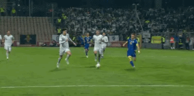 库巴西PK巴斯托尼，谁对谁错？无疑是库巴西做出了更愚蠢的选择！巴斯托尼是“没办法