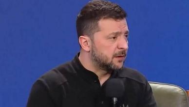 泽连斯基这次丢人丢大了，他本以为自己成了香饽饽，结果美国压根没拿他当回事。 