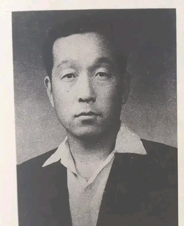 在西藏叛乱中叛变副团长姜华亭是我军155团的副团长兼炮兵营长，曾在抗日战争、解放