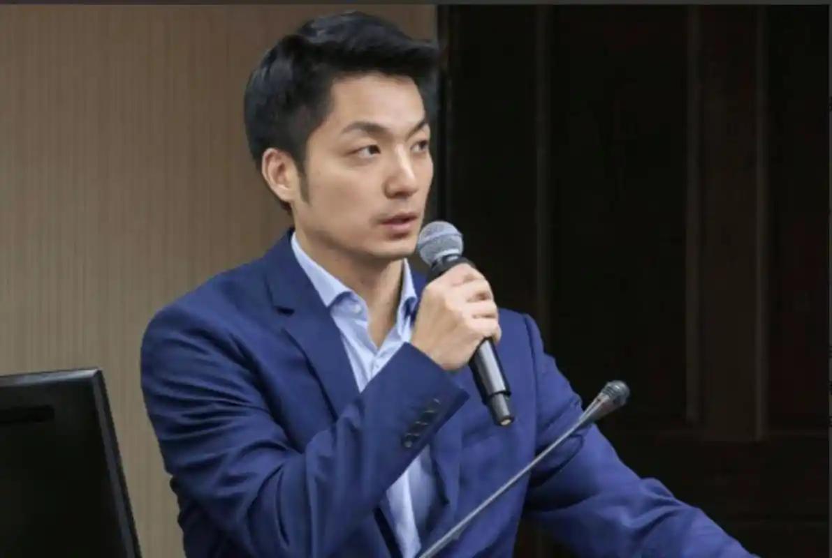 就在刚刚，台北市长蒋万安发表声明，7月13日，针对岛内致癌油拟重新上架，