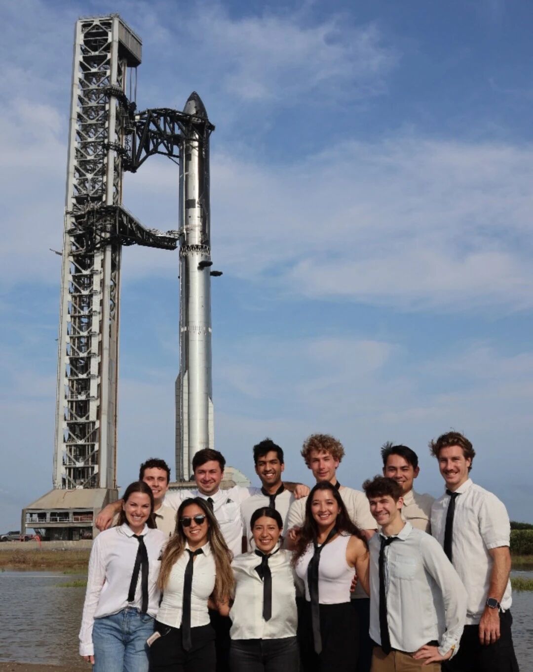 spacex控制台操作员最近火了，她有个斯坦福同学也非常耀眼