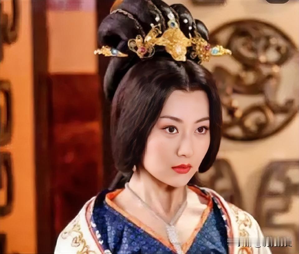 黄巢的大将朱温占领同州后，有投降的富商向他献上一个美女，朱温定睛一看，高兴的跳了