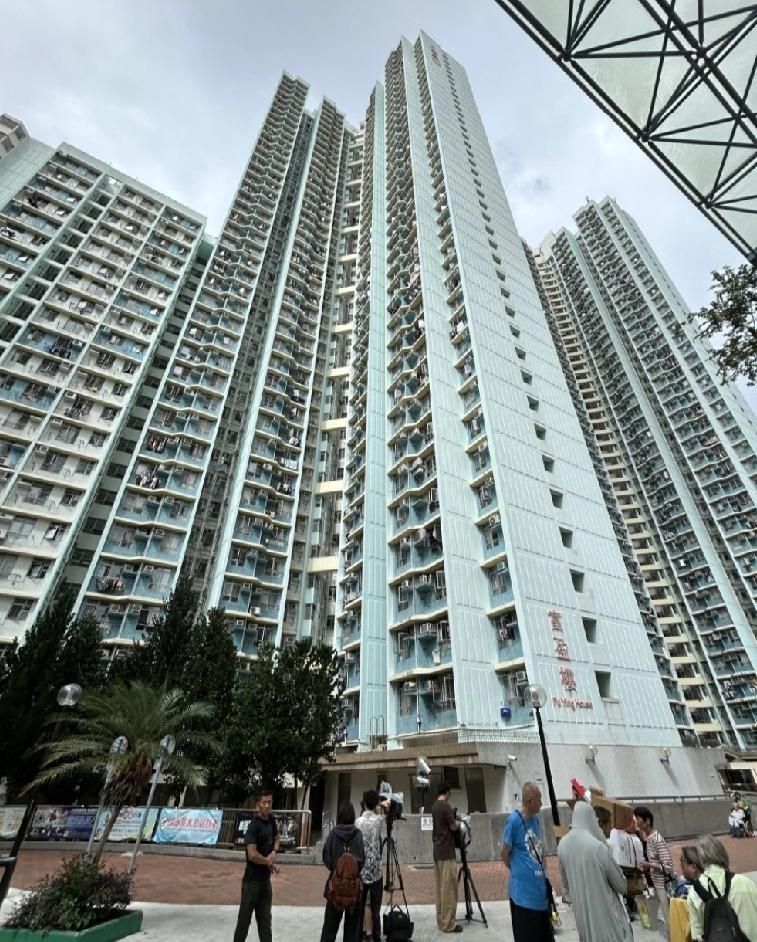 今日（18日）下午1时49分，香港警方接获一名女子报案，指其居于富盈楼的母亲和妹