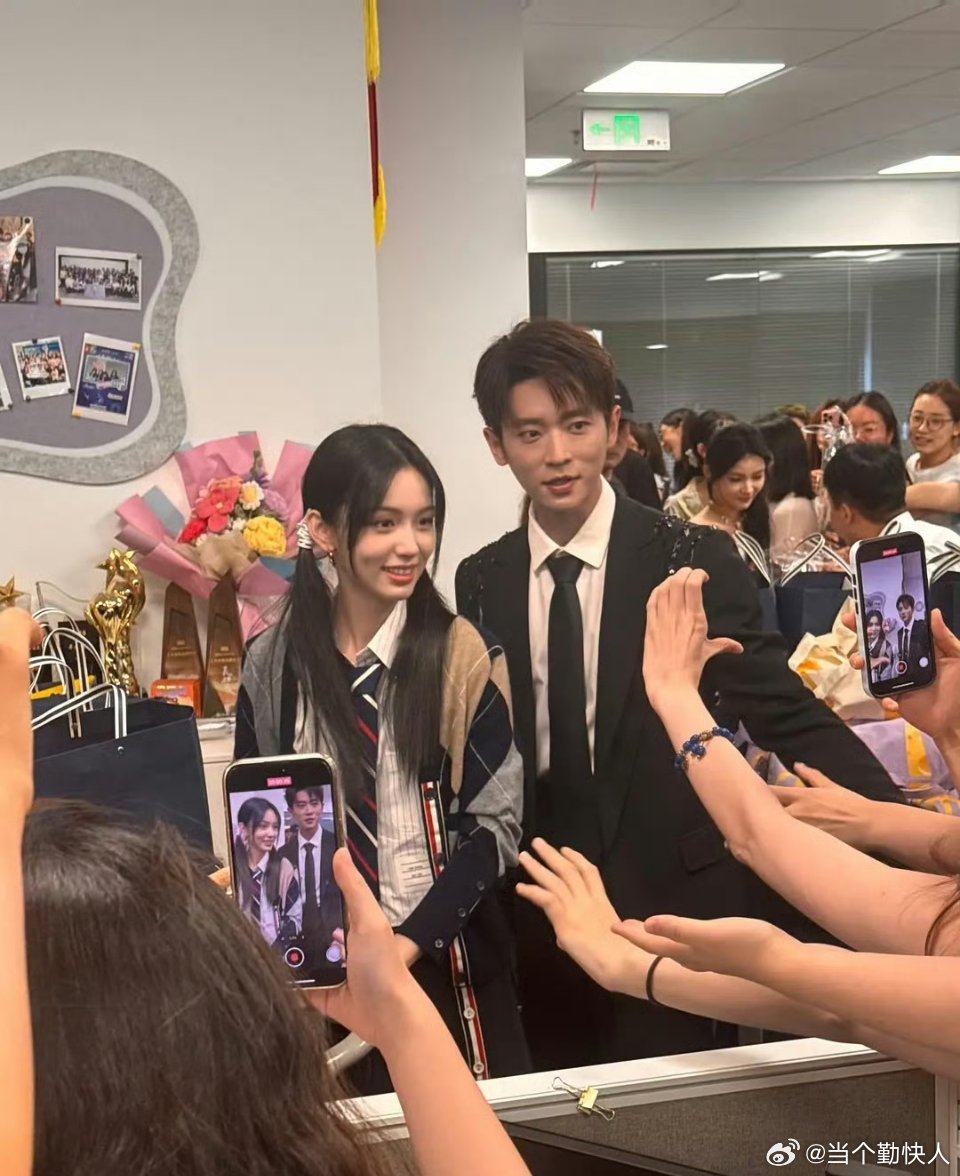 这男演员当初靠yx撞脸陈冠霖，结果脱离了特定版滤镜，真的很普​​​