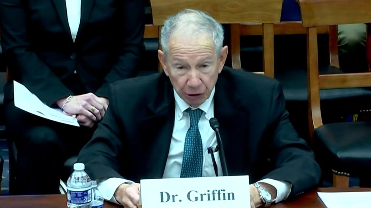 美国登月走错路了？前NASA局长疾呼：学学中国在美国航空航天局一直嚷嚷着要