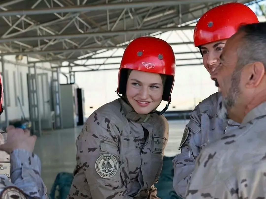 费利佩国王愁了，他该怎么选这“上门”女婿呢？未来西班牙女王长大了，颜值与气质，