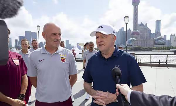 澳总理炫耀访华成果，痛打国内反华派观察者网7月17日报道，澳大利亚总理阿尔巴
