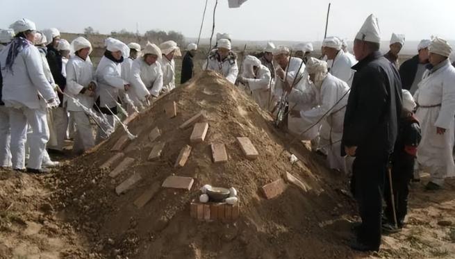 土葬不一定是最好的，人死后，身体还是“活的”！大部分人根本不知道，其实人在死后埋