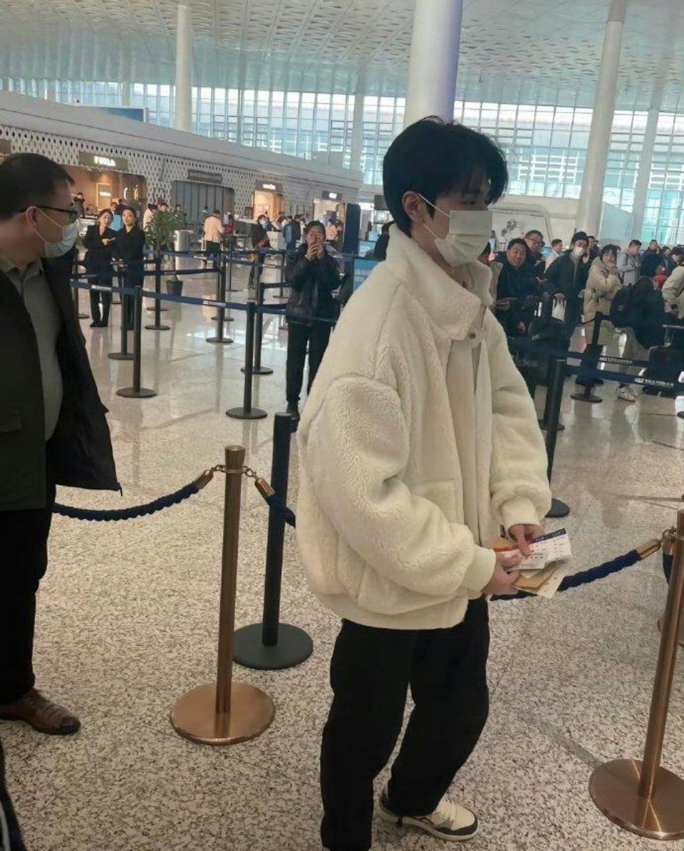 这是怎么把一米九的林一，拍成一米五的？